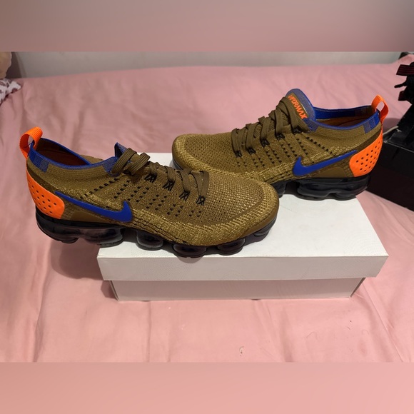 Nike Flyknit Racer 2 “Golden Beige” Size 9 – Authentic / Very Clean Pair